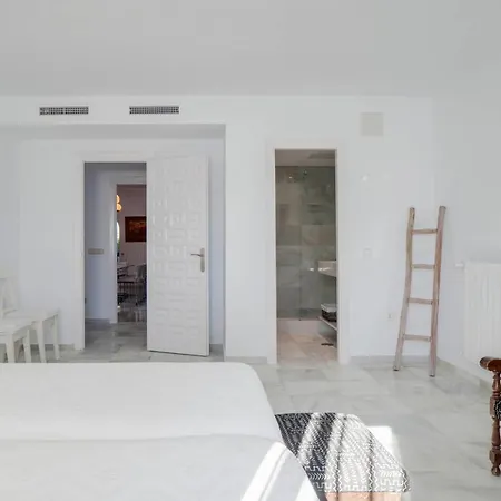 Charming 4bedroom In Monteros